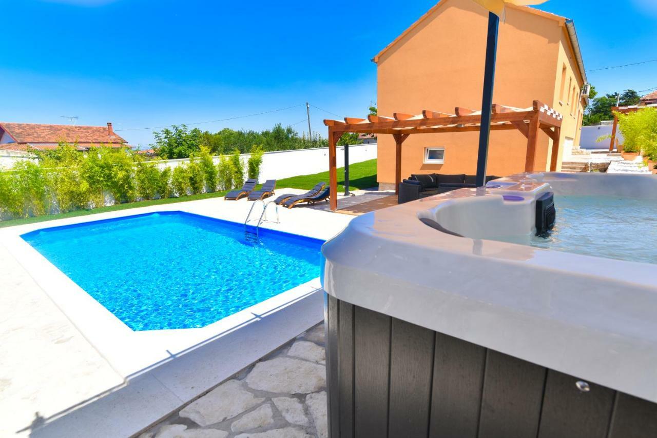 Villa Village Idylle With Heated Pool, Sauna, Jacuzzy And Private Parking Сукошан Экстерьер фото