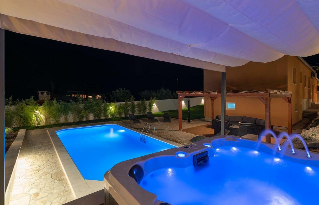 Villa Village Idylle With Heated Pool, Sauna, Jacuzzy And Private Parking Сукошан Экстерьер фото